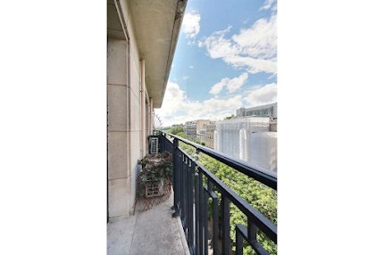 100M2 TOP FLOOR TRIANGLE D'OR AVENUE MONTAIGNE