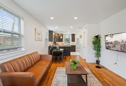 Modern Colonial House, 5m to DC & DCA