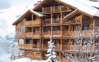 A SUN-DRENCHED LUXURY IN THE PANAROMA OF THE ALPS