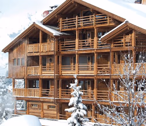 A SUN-DRENCHED LUXURY IN THE PANAROMA OF THE ALPS