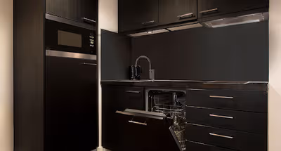 Spandauer Brucke Family Apartment