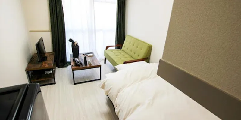 2 Chome Minamiotsuka Apartment