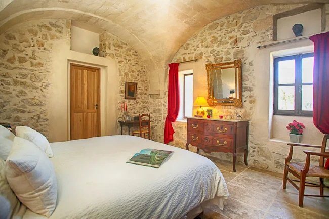 A Beautifully Restored Family Villa in Avignon