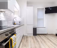 Contemporary 2Bedroom/2Bathroom Apartment in Harwoods Road