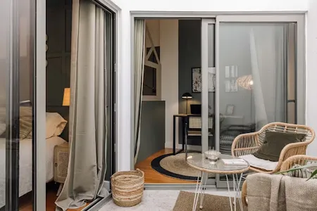 Breezes Serviced Apartments