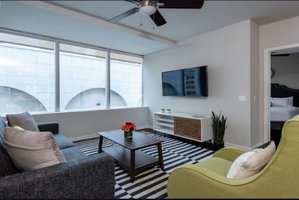 Akard Street Serviced Apartment