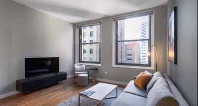 E Lake St Serviced Apartment