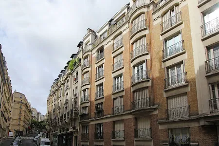 Montmartre One-bedroom Apartment, 18th Arr.