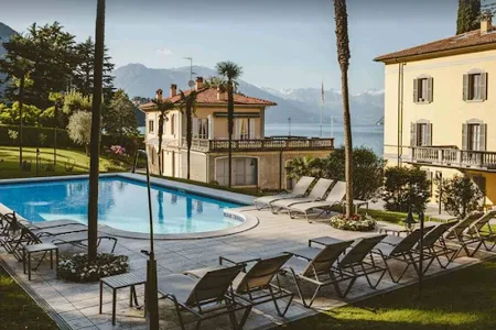 Magnificient Villa located right on the shores of Lake Como