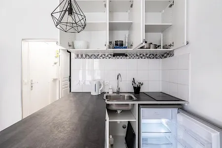 Saint Ouen Serviced Apartment