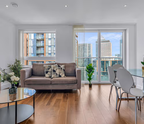 Living room at Talisman &amp; Duckman Tower at Canary Wharf by MySquare