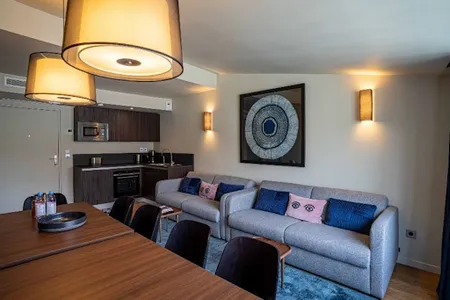 BRAND NEW!!HIGH FLOOR SMASHING FAMILY HOME IN THE MONTORGUEIL DISTRICT