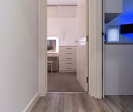 Contemporary 2Bedroom/2Bathroom Apartment in Harwoods Road