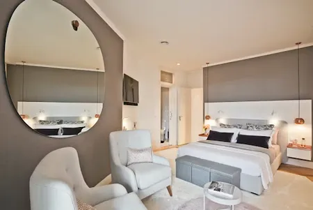 Hibiscus Serviced Apartments