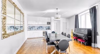 DISCOVER THE INCOMPARABLE CHARM MONTMARTRE