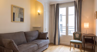 A PARISIAN HOME ON RUE SAINT DOMINIQUE