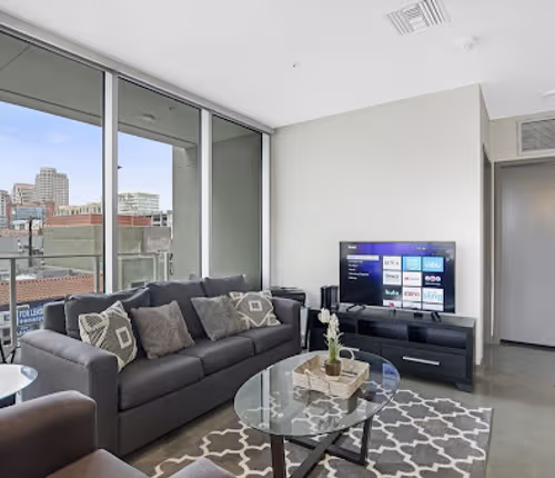 West Wilson Ave Serviced Apartment