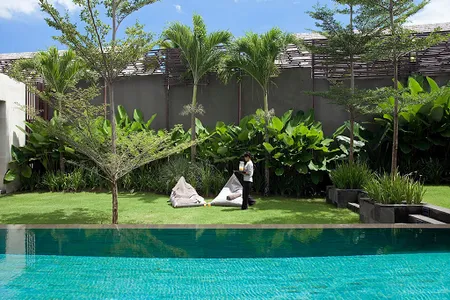 A Stylish and Sublime Issi Villa
