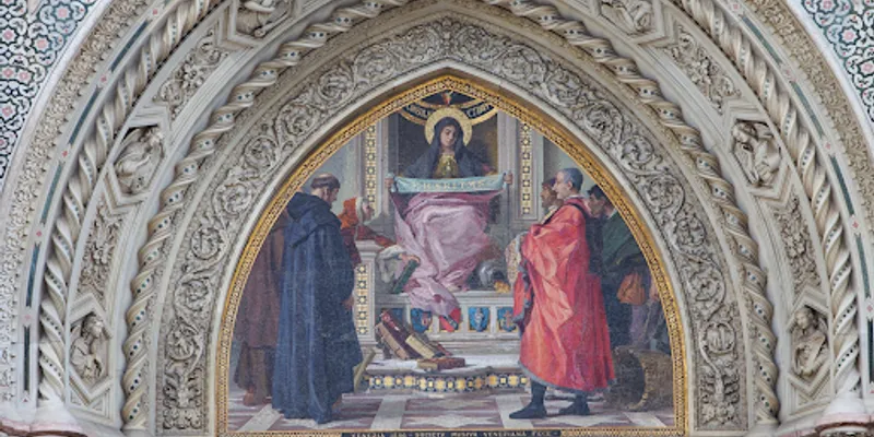 16TH-CENTURY FRESCOES, OLD MEDIEVAL DOORS&ANCIENT CHURCHES OF FLORENCE’S CENTRE