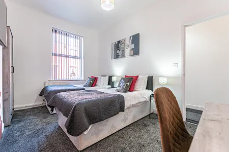 Spacious 3 Bedroom (Leigh)