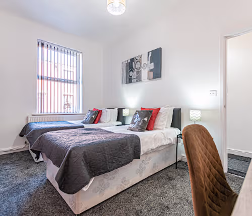 Spacious 3 Bedroom (Leigh)