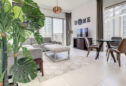 Stylish Creekside 18 Apartment