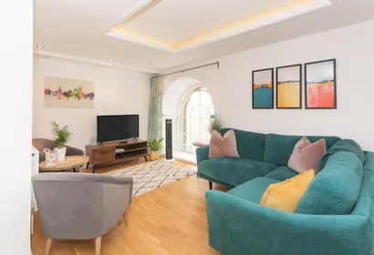 Kensington Chapel Apartment