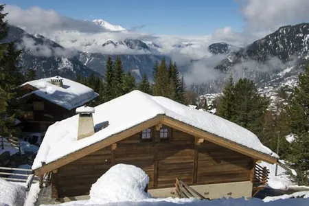 OVERLOOKING THE CHARMING VERBIER CLOSE TO THE SKI LIFT