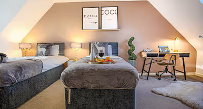 Victorian House with Free Parking, Garden, Smart TVs with Virgin TV and Netflix