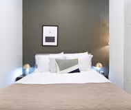 Luxury bedroom at East Adams Street #1015 Serviced Apartment, The Loop