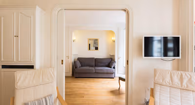 A PARISIAN HOME ON RUE SAINT DOMINIQUE