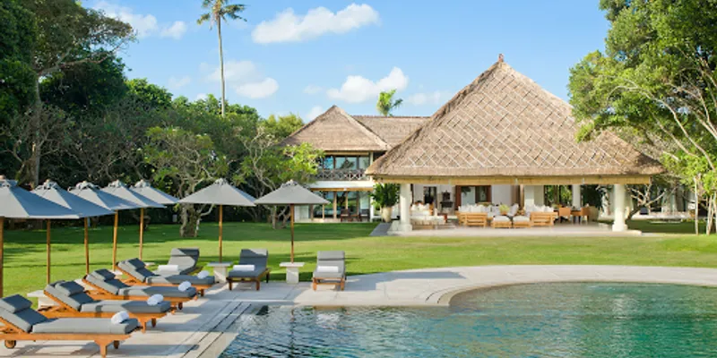 An Elegant and Tropical Villa in Bali