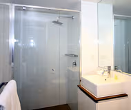 Bathroom - 1 bed apartment