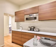 Montorgueil: Parisian Street Life