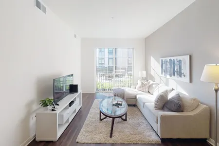 Milwaukee Ave Apartment