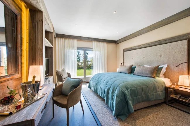 An Alpine Chalet With a Modern Touch of Verbier Elegance