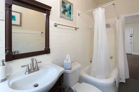 Larkin Street Serviced Apartment