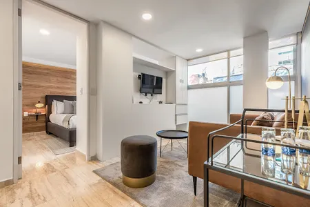 Benjamin Franklin Apartment