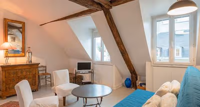 RAMBUTEAU  5TH FLOOR IN MARAIS