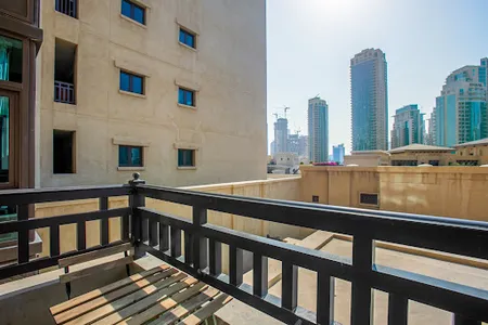 Classic One Bedroom Apartment near Souk Al Bahar
