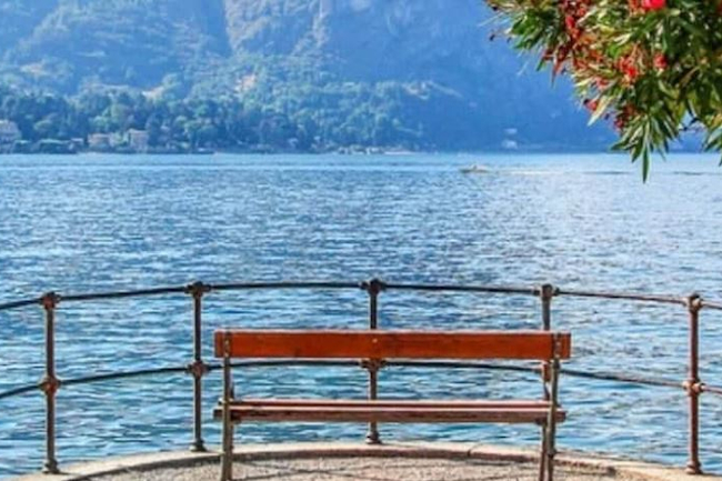 Magnificient Villa located right on the shores of Lake Como