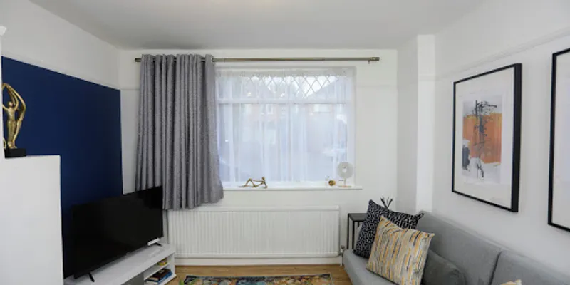 03 Bedroom Hillingdon House in Uxbridge