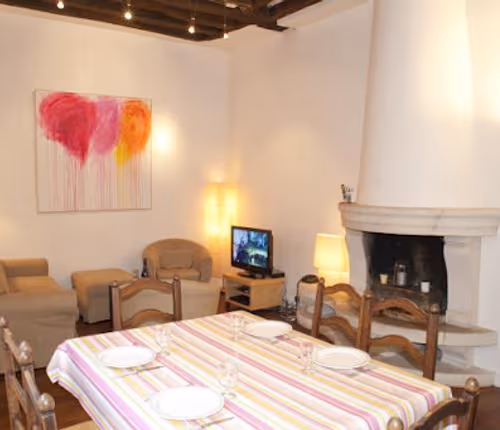 AN EXQUISITE LOCATION ON THE MARAIS