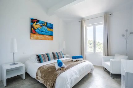 EXCEPTIONAL 320M2 BASTIDE OVERLOOKING THE GULF OF ST TROPEZ