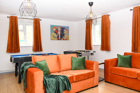 Spacious living room at 4 Bed Basildon