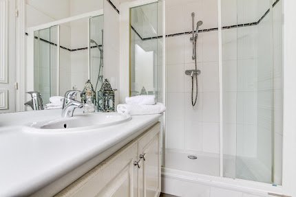REDEFINING LUXURY OF HAUSSMANN ERA-300M2 LOUVRE ELEGANCE