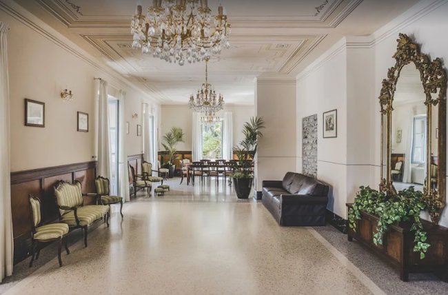 Magnificient Villa located right on the shores of Lake Como