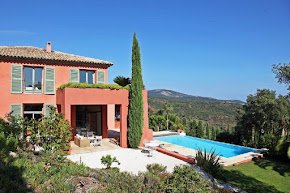 A Stunning Villa in the Bay of St Tropez in grimaud