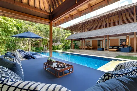 An Elegant and Stylish Windu Sari Villa