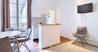 IN THE HISTORIC MARAIS`REPLUBLIQUE